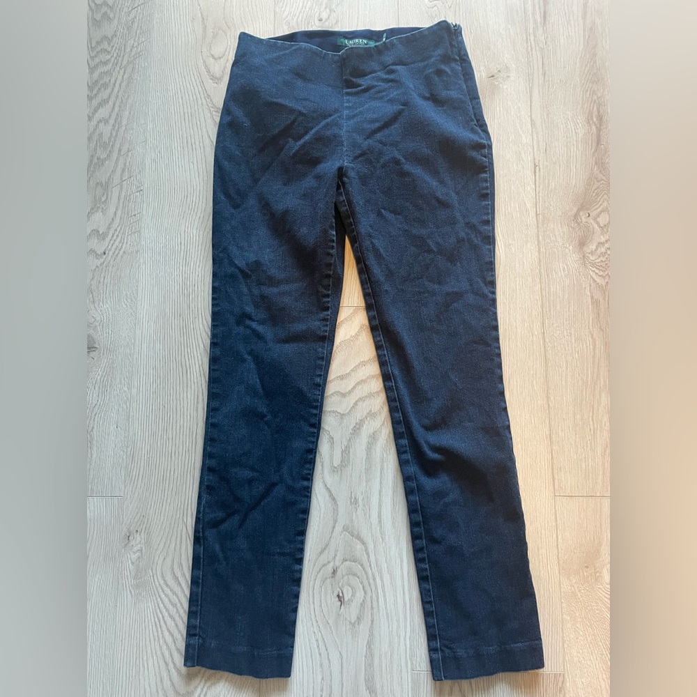 Size 2 Lauren Ralph Lauren stretch denim cropped ankle denim dress jeans.